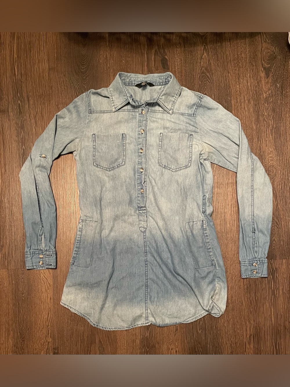 Justify women’s denim shirt dress size small